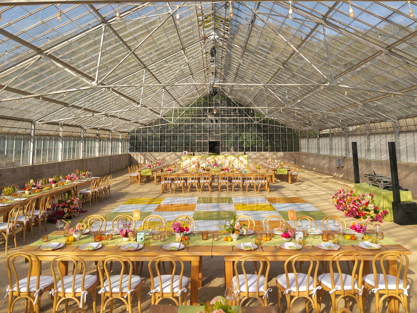 Large-scale custom conservatory reception build